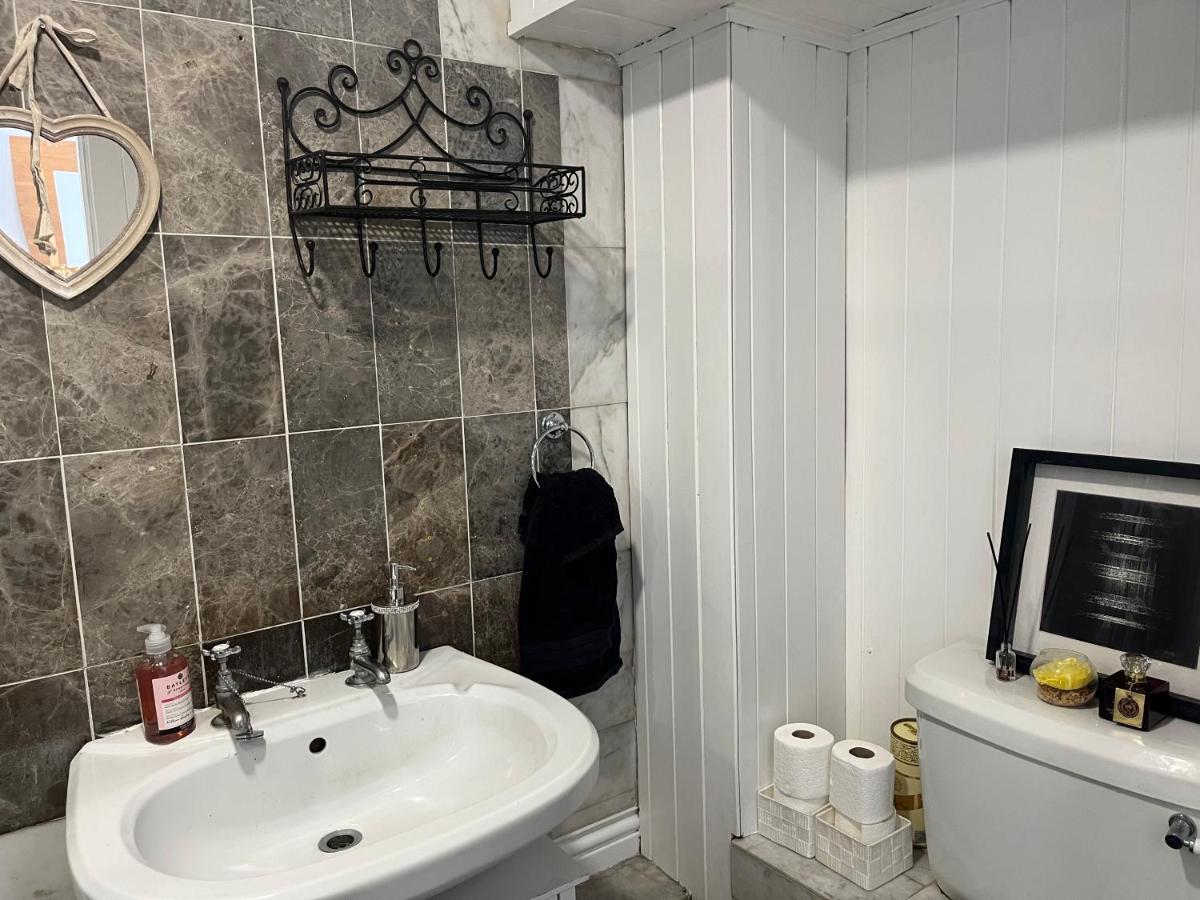 Immaculate 1-bed In * Londen