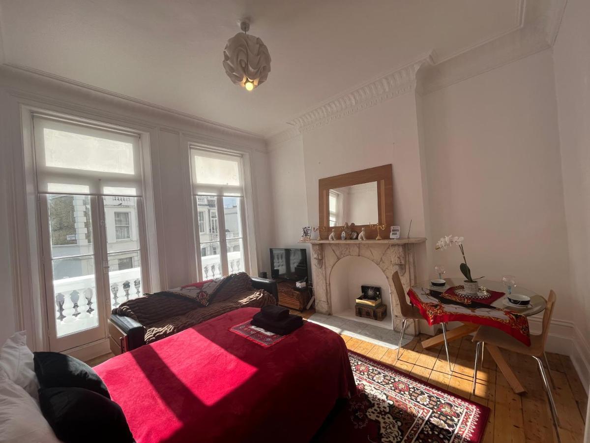 Immaculate 1-bed In Appartement *